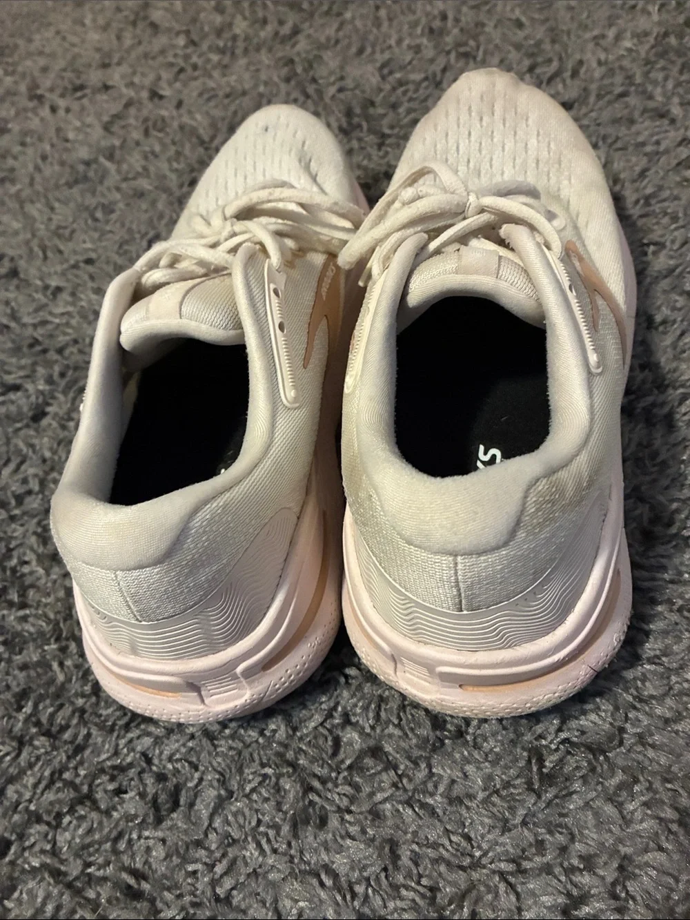 Brooks ghost max